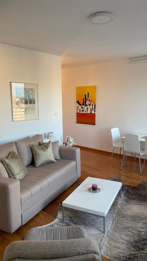 Luka 1718 Apartments Белград Екстериор снимка