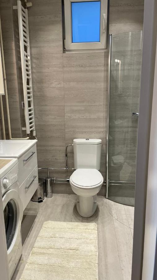 Luka 1718 Apartments Белград Екстериор снимка